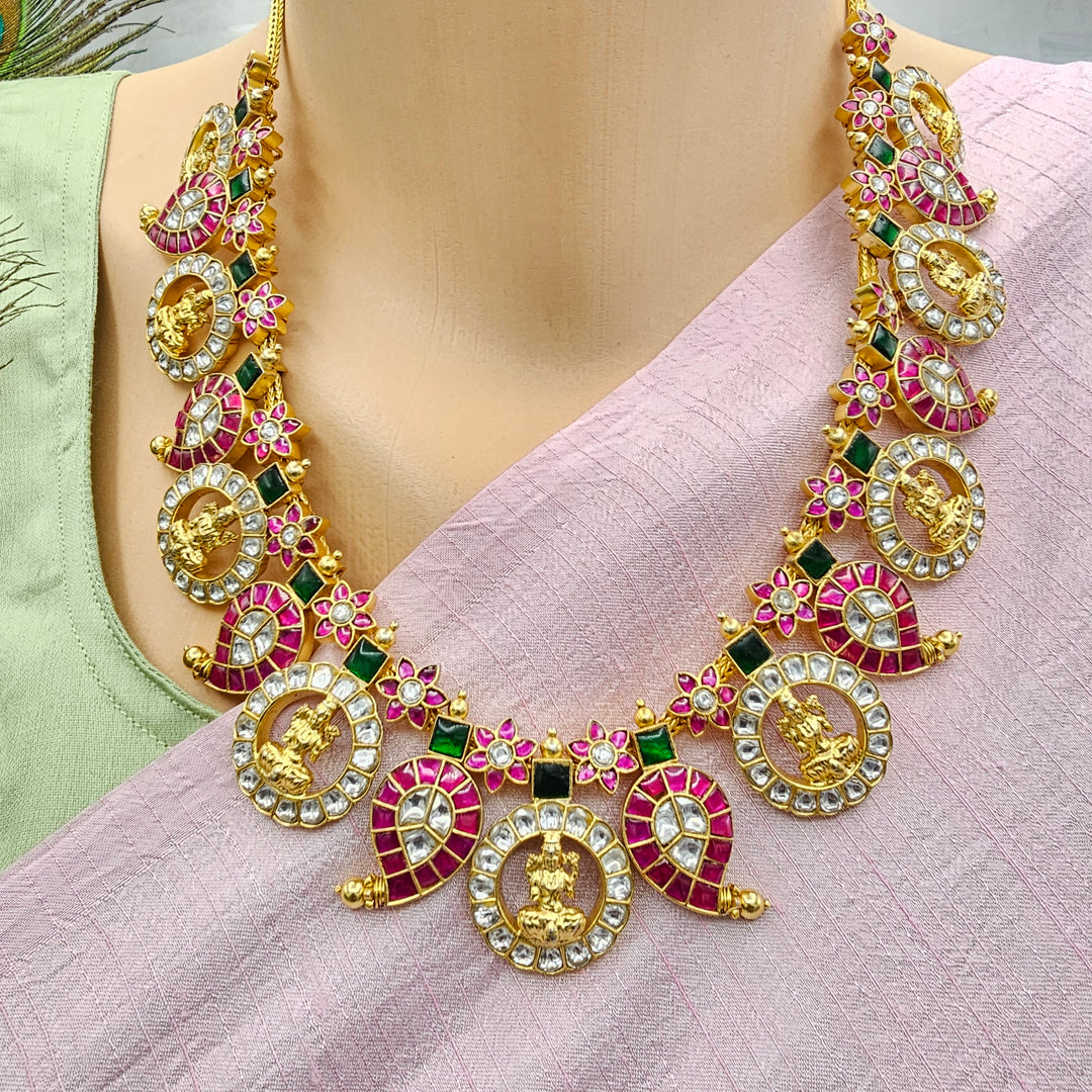 Short deep nakshi necklace