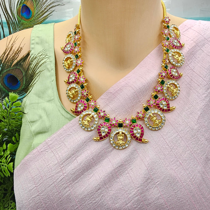 Short deep nakshi necklace