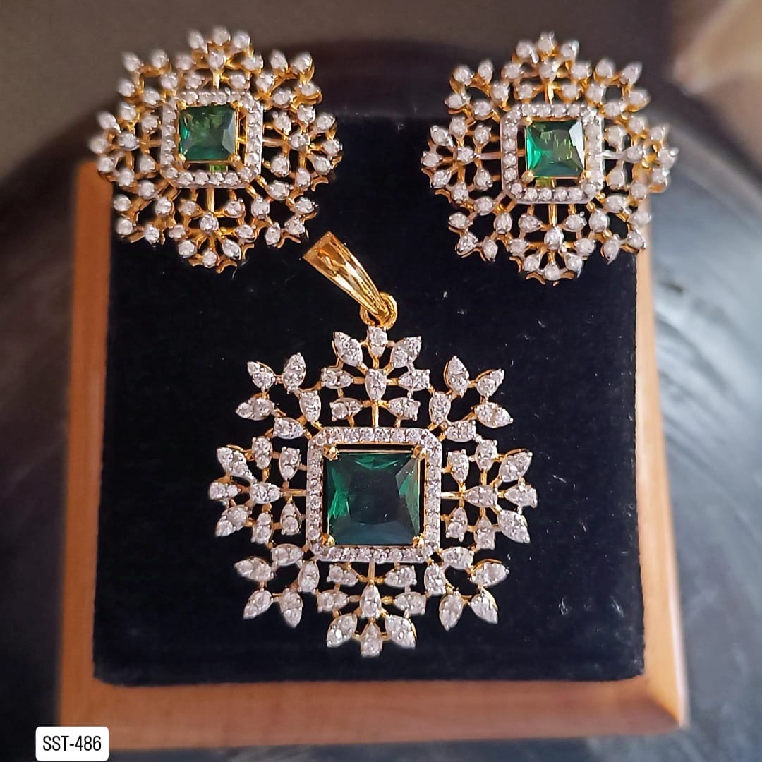 Emerald Pendant set
