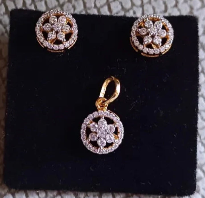 Diamond replica Pendant set
