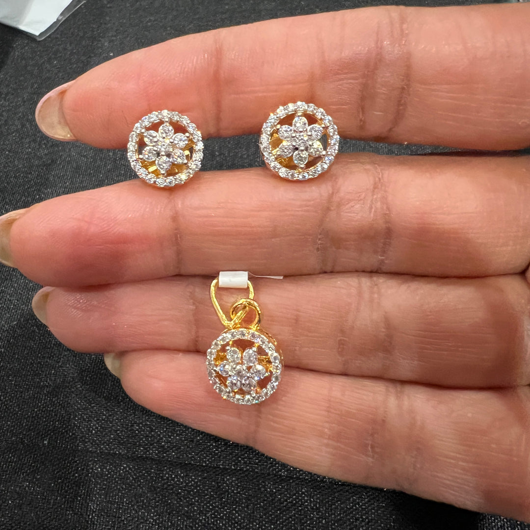Diamond replica Pendant set