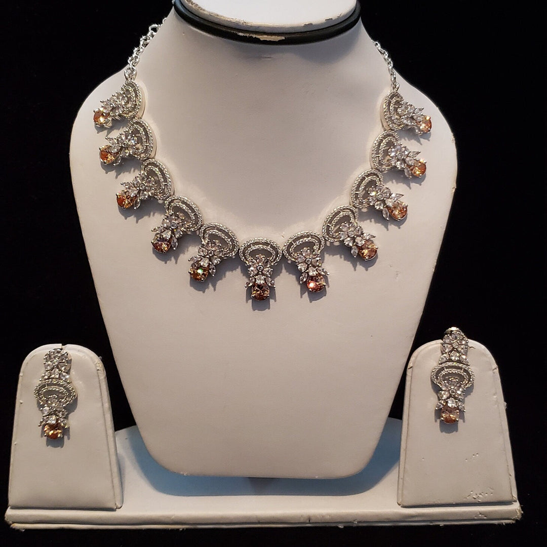 HONEY COLOR Necklace