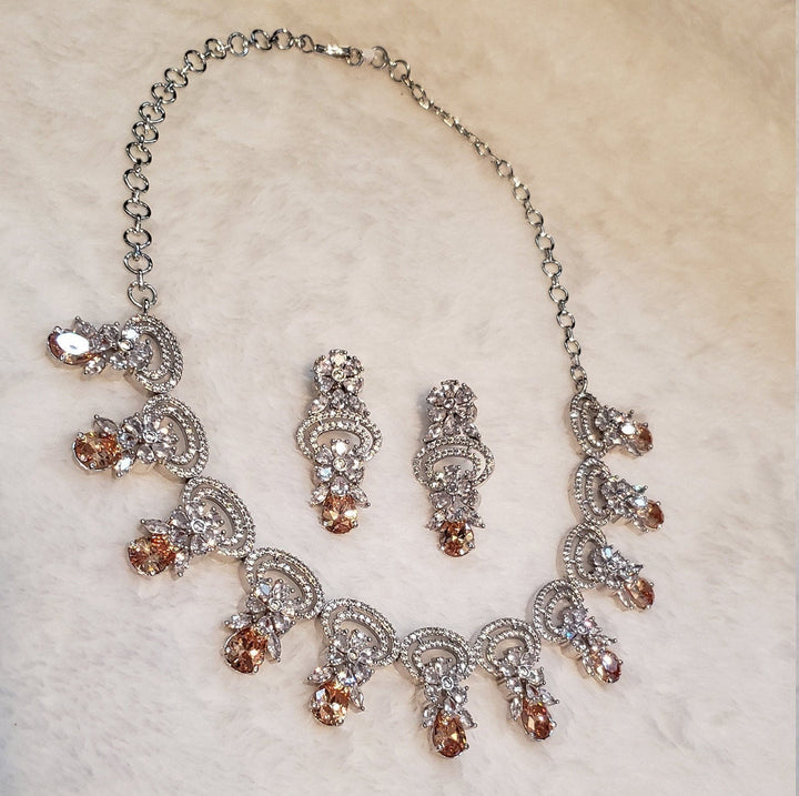 HONEY COLOR Necklace