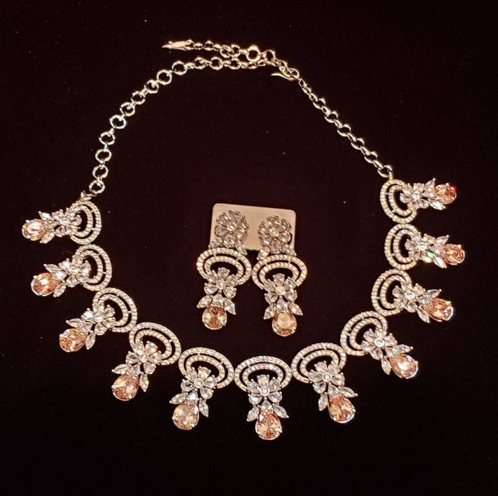 HONEY COLOR Necklace