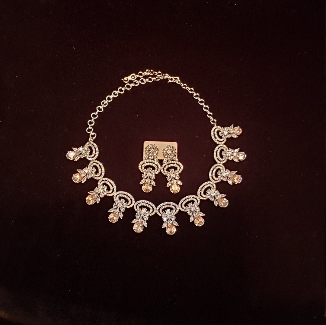 HONEY COLOR Necklace