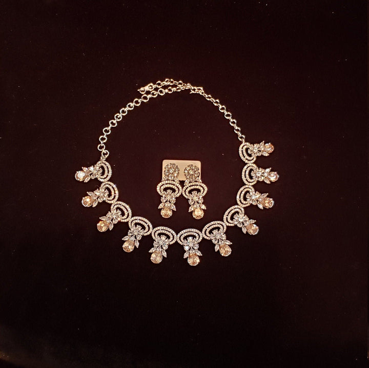 HONEY COLOR Necklace