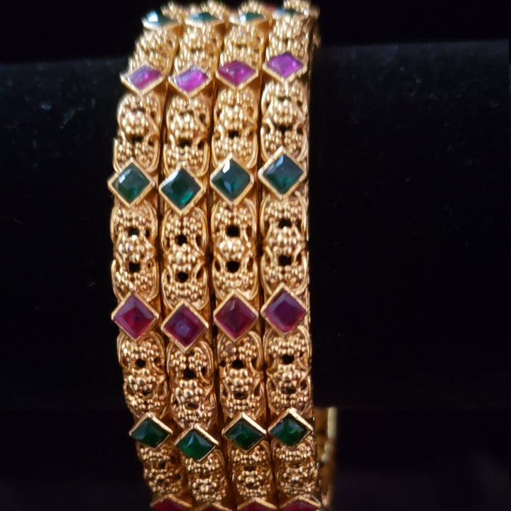 2.8 size  Bangles Se