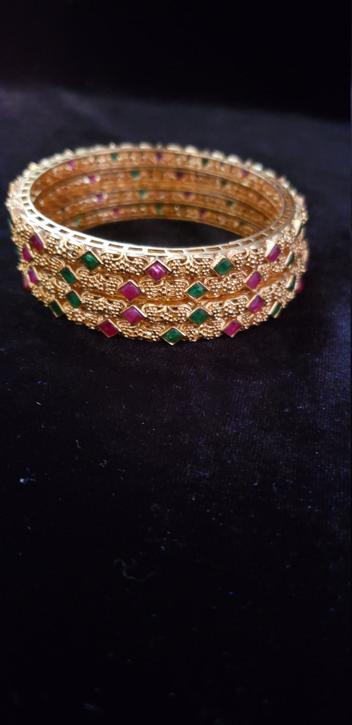 2.8 size  Bangles Se