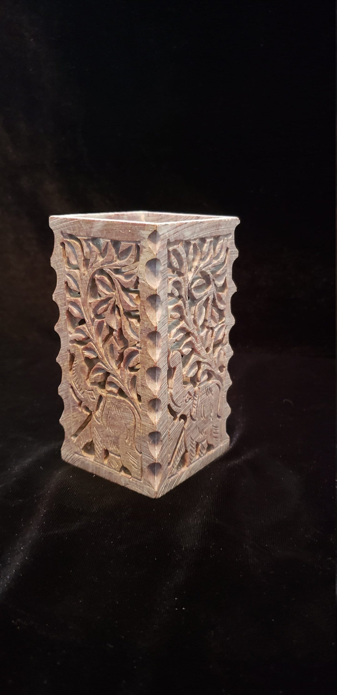 Sandstone Pen Stand