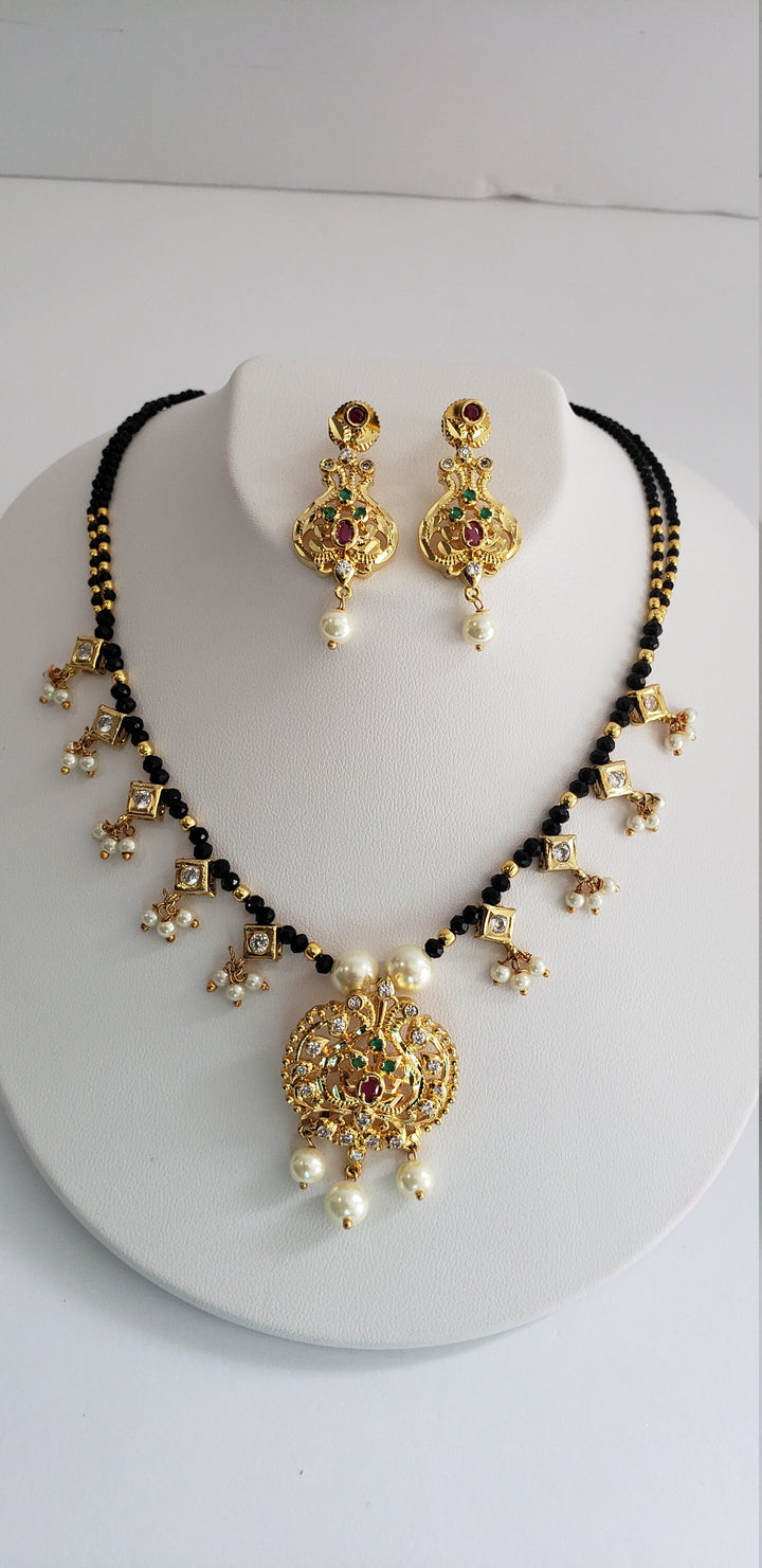 Black beads set