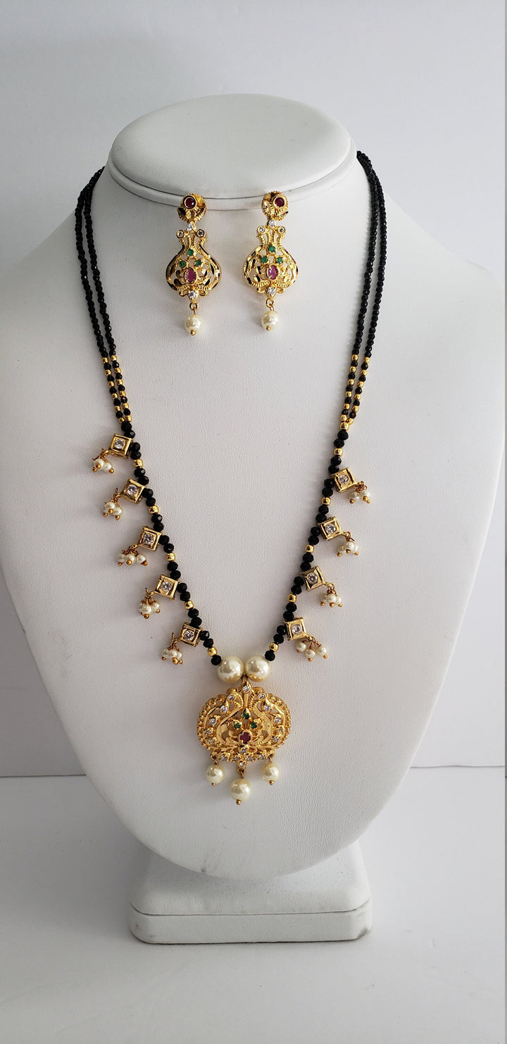 Black beads set