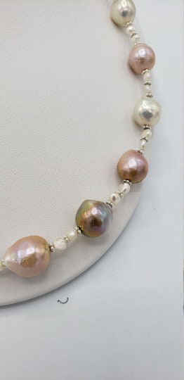 Baroque pearls necklace