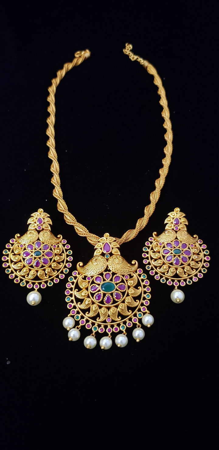 Nakshi Pendent with chain