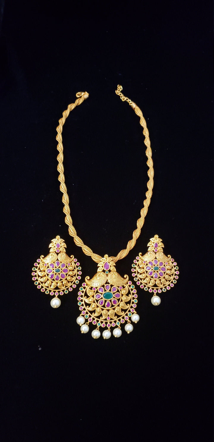 Nakshi Pendent with chain