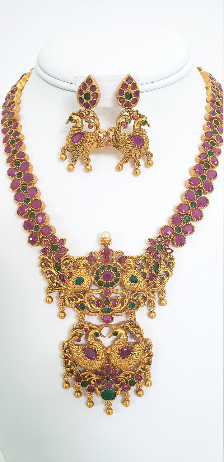 Matt finish necklace