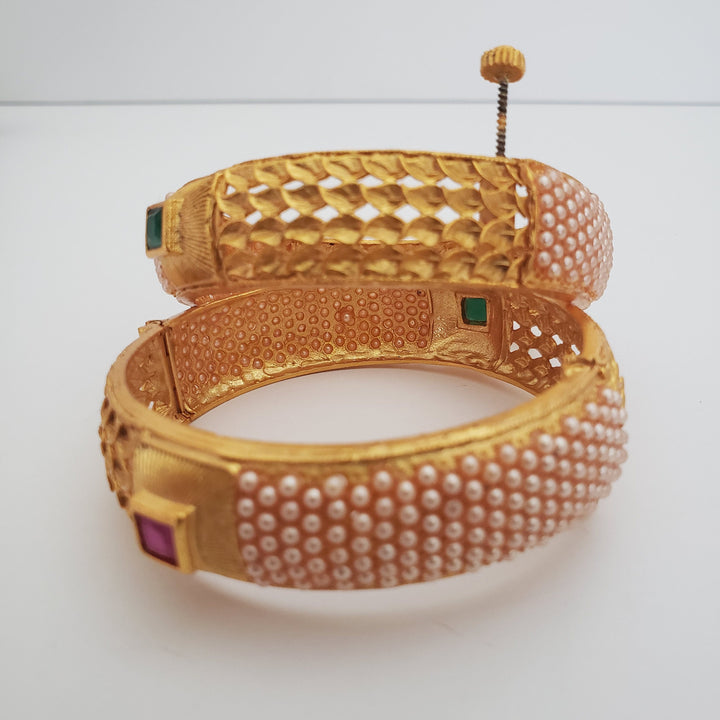 Screw Pearls bangles