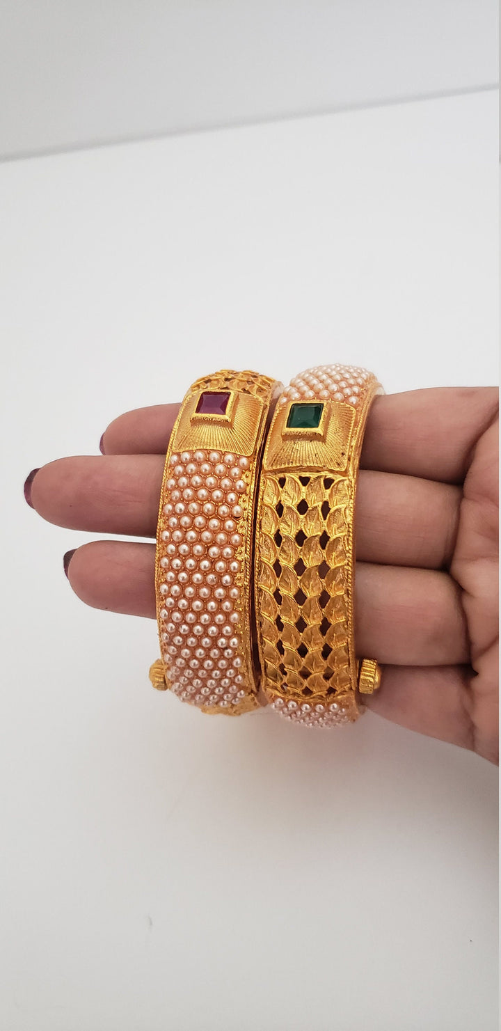 Screw Pearls bangles