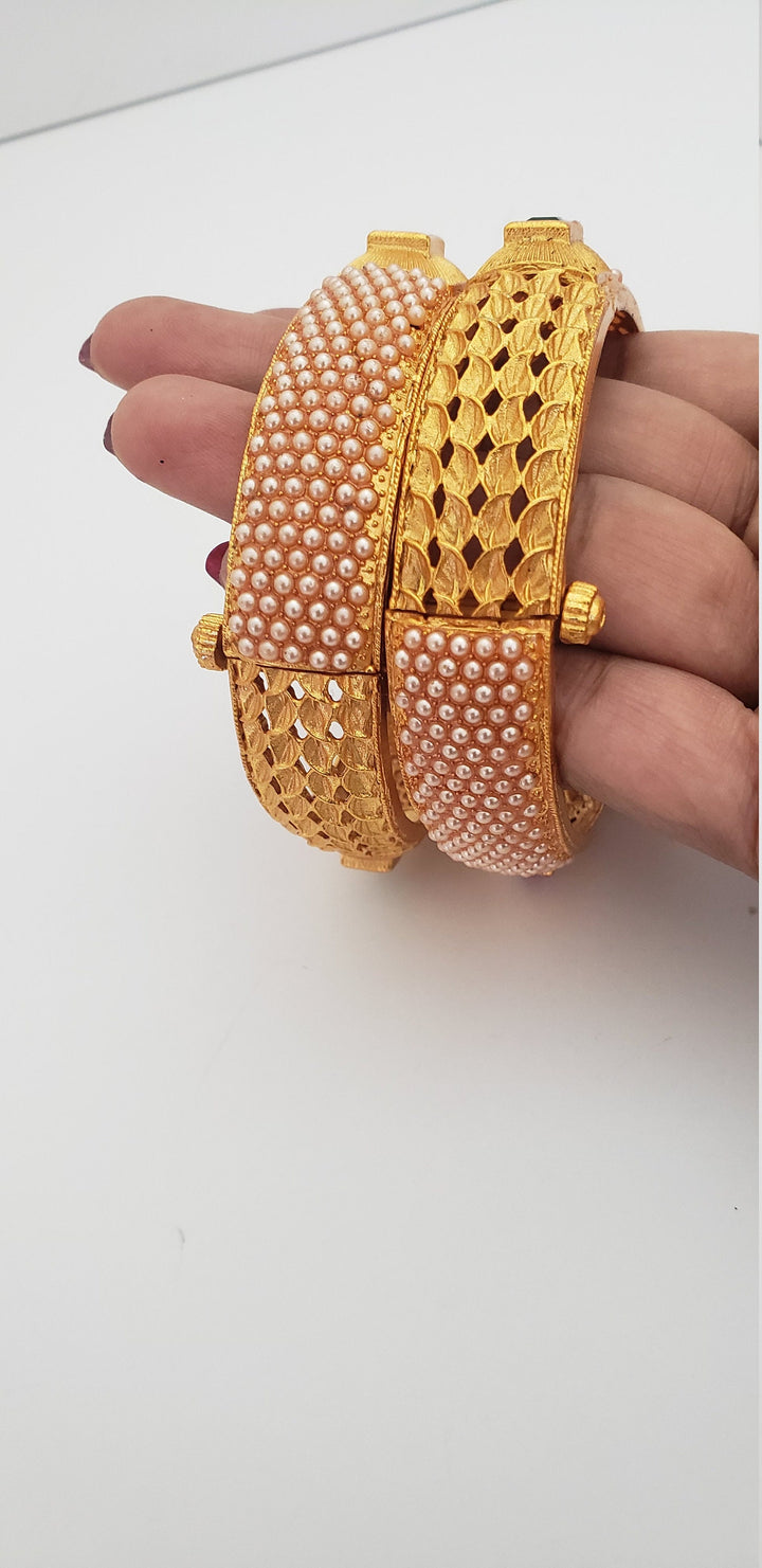 Screw Pearls bangles