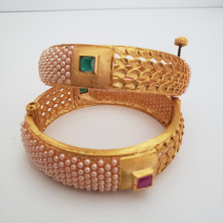Screw Pearls bangles