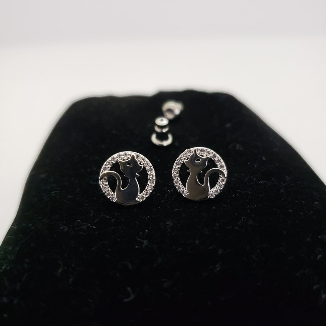 Cat 92.5 Silver studs