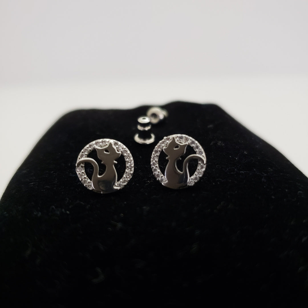 Cat 92.5 Silver studs