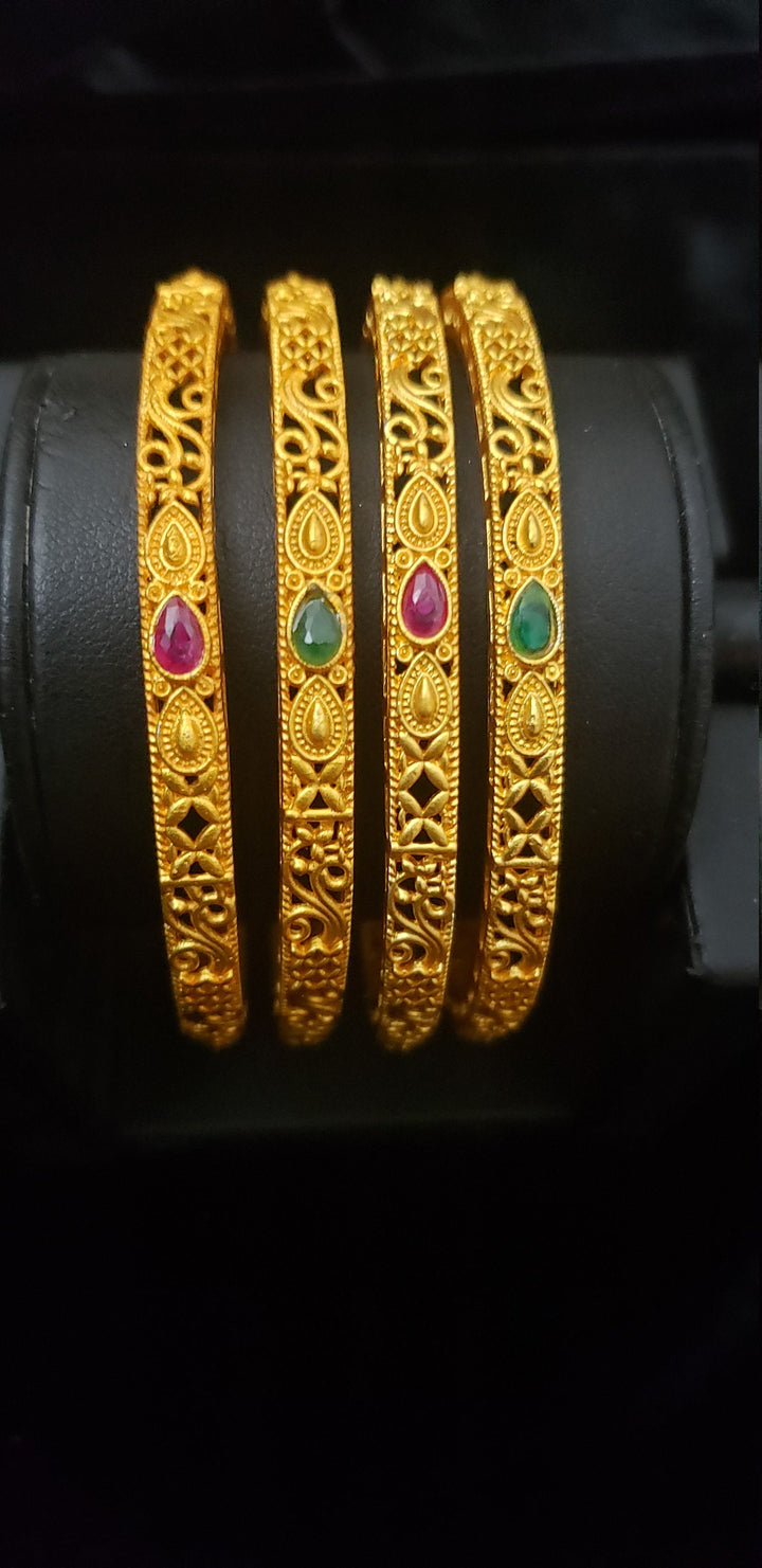 Matte 4 Bangle set