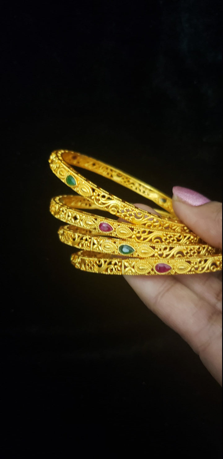 Matte 4 Bangle set