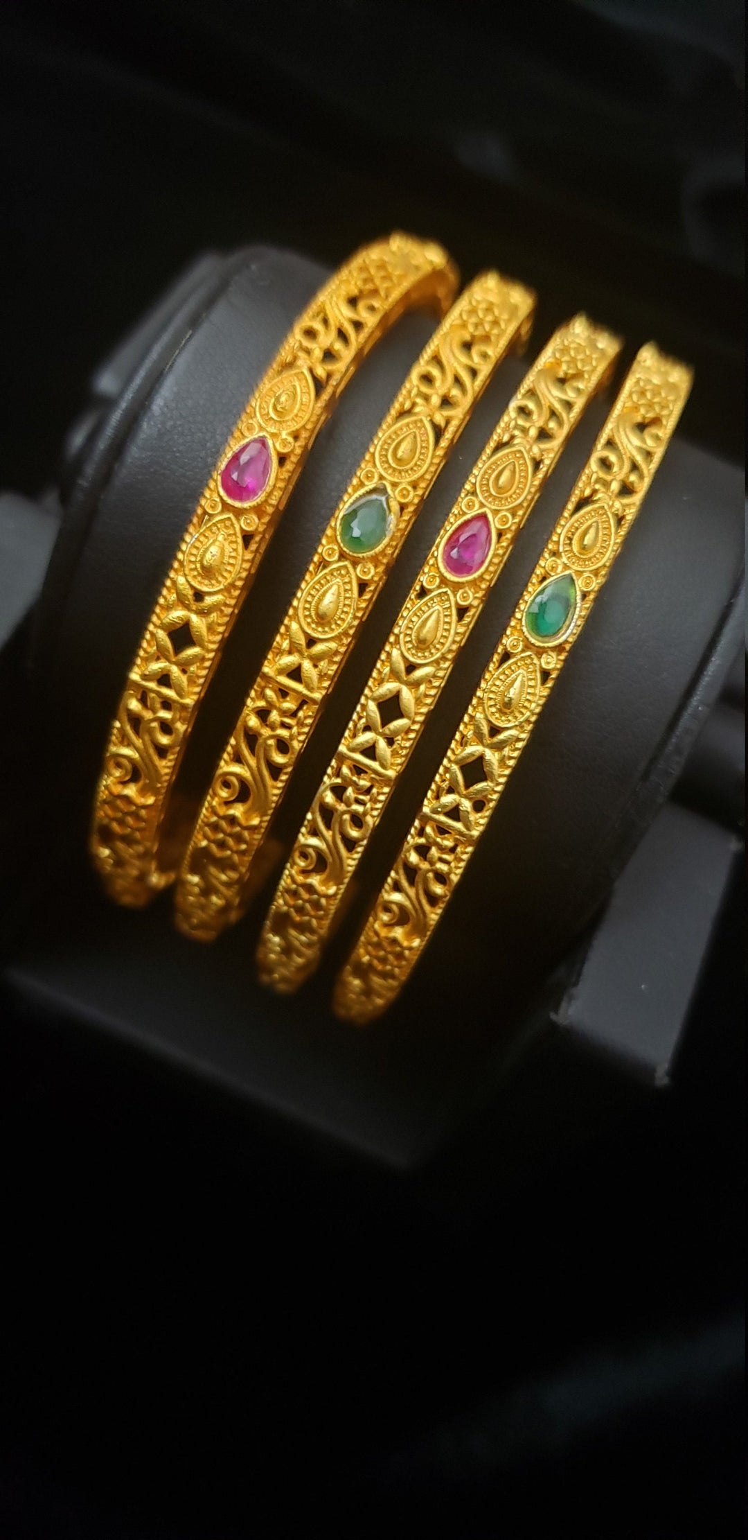 Matte 4 Bangle set