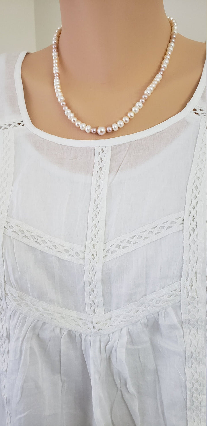 White peach Pearl Necklace