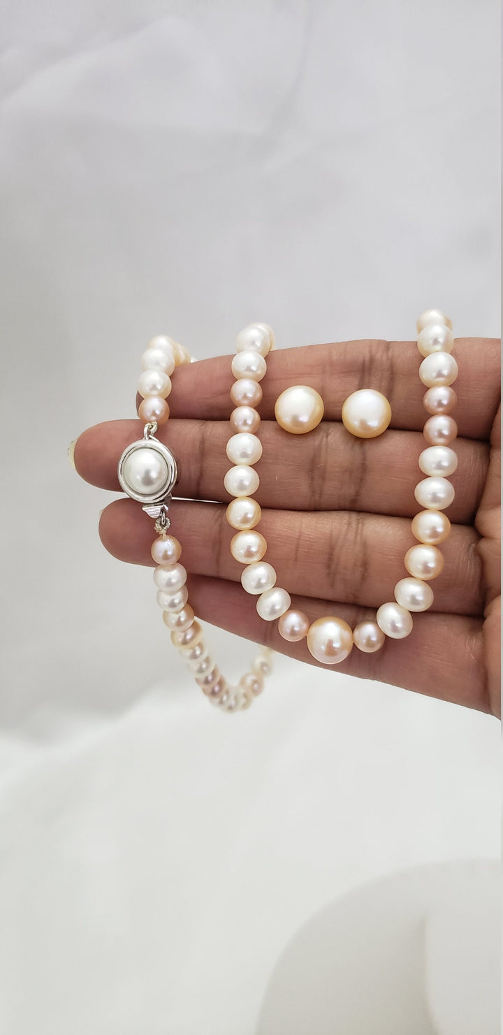 White/peach Pearl set