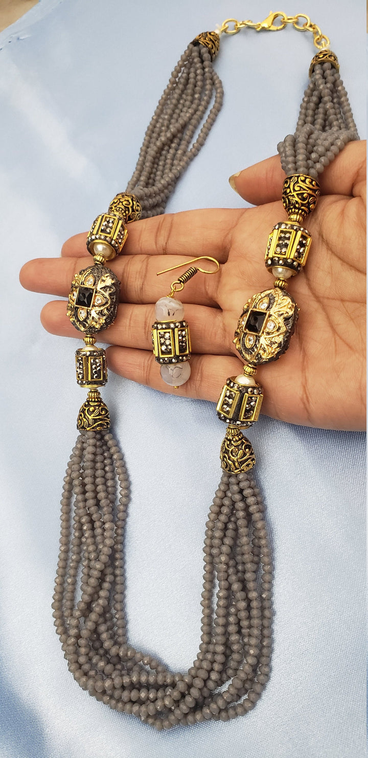 Beads necklacE