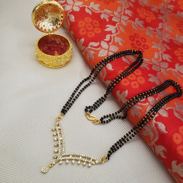 Short black beads