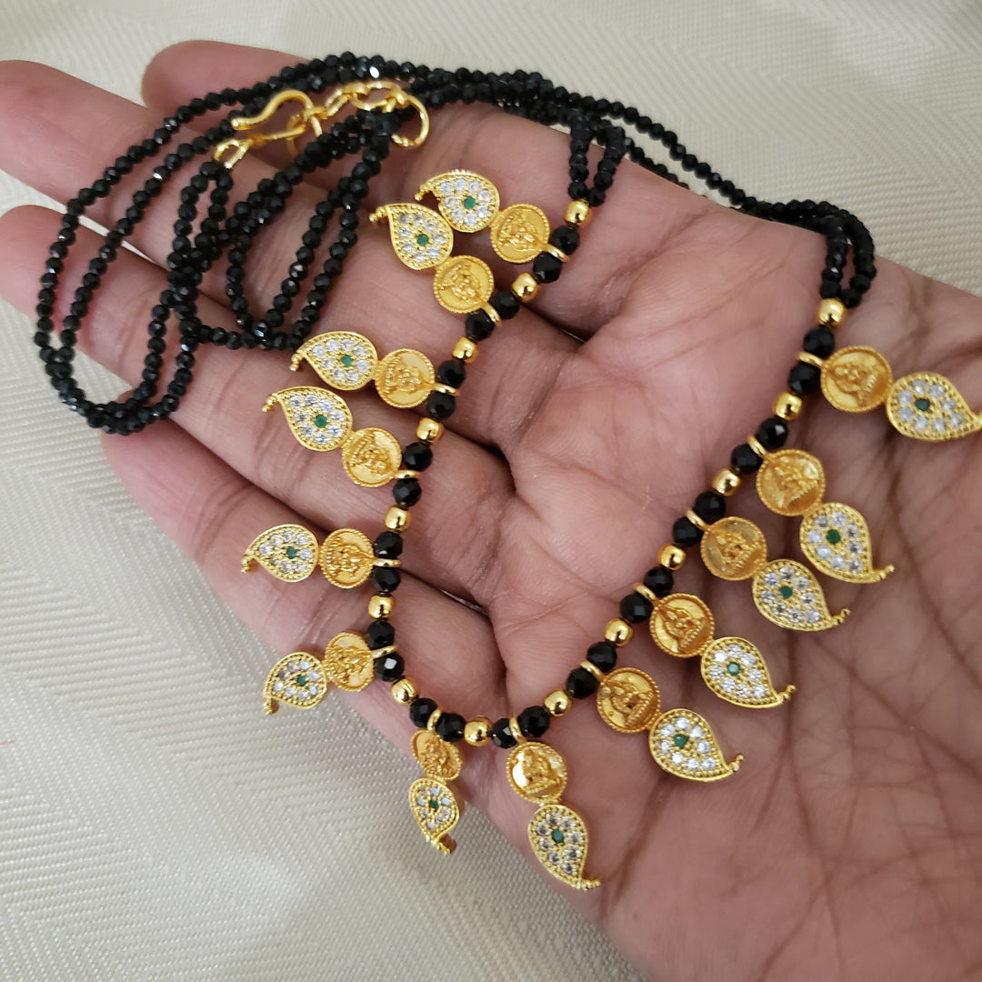 Short 2 lines Black beads