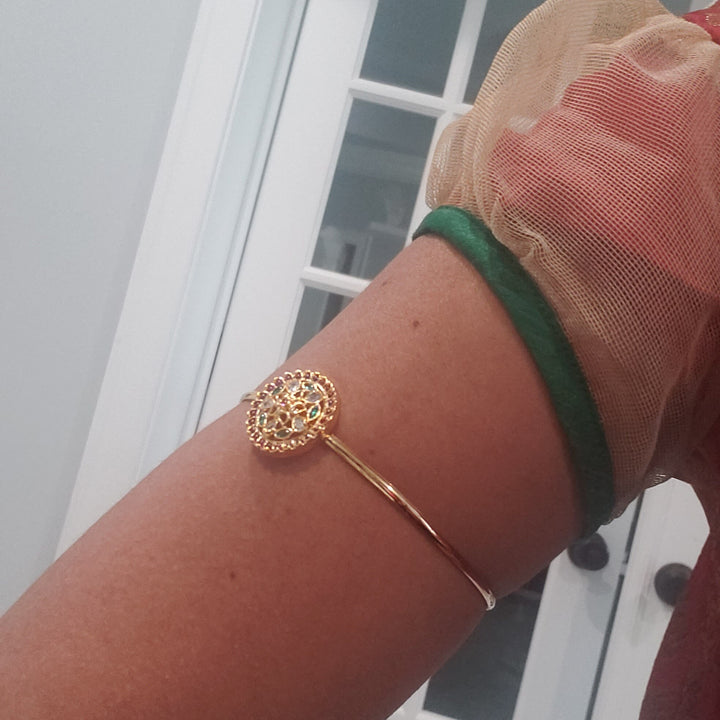 Armlet for adults