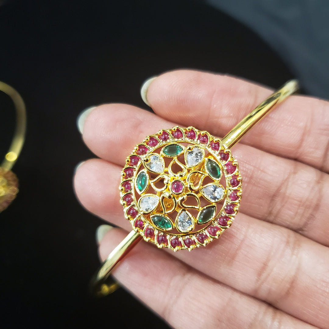 Armlet for adults