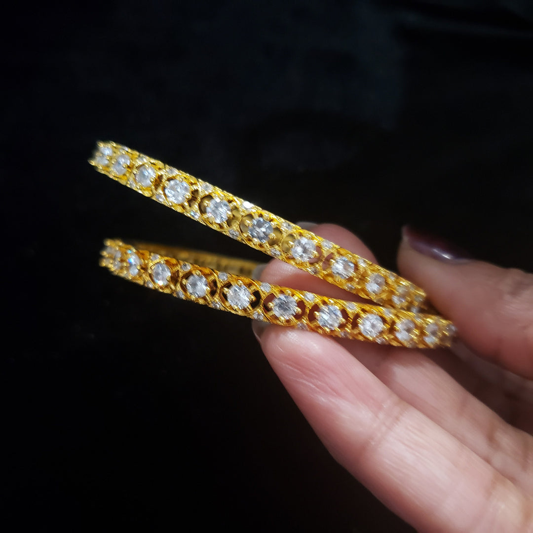 Set of 2 white bangles