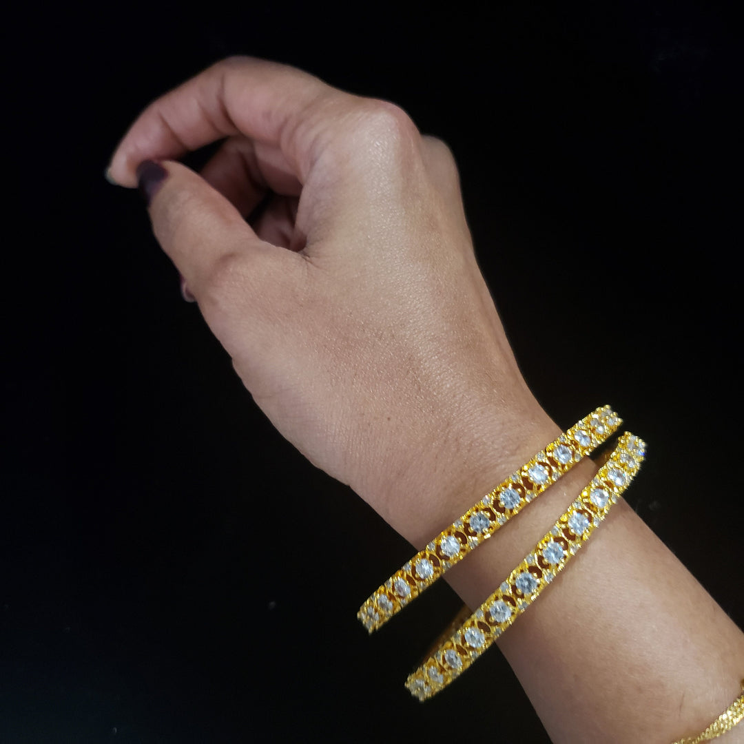 Set of 2 white bangles