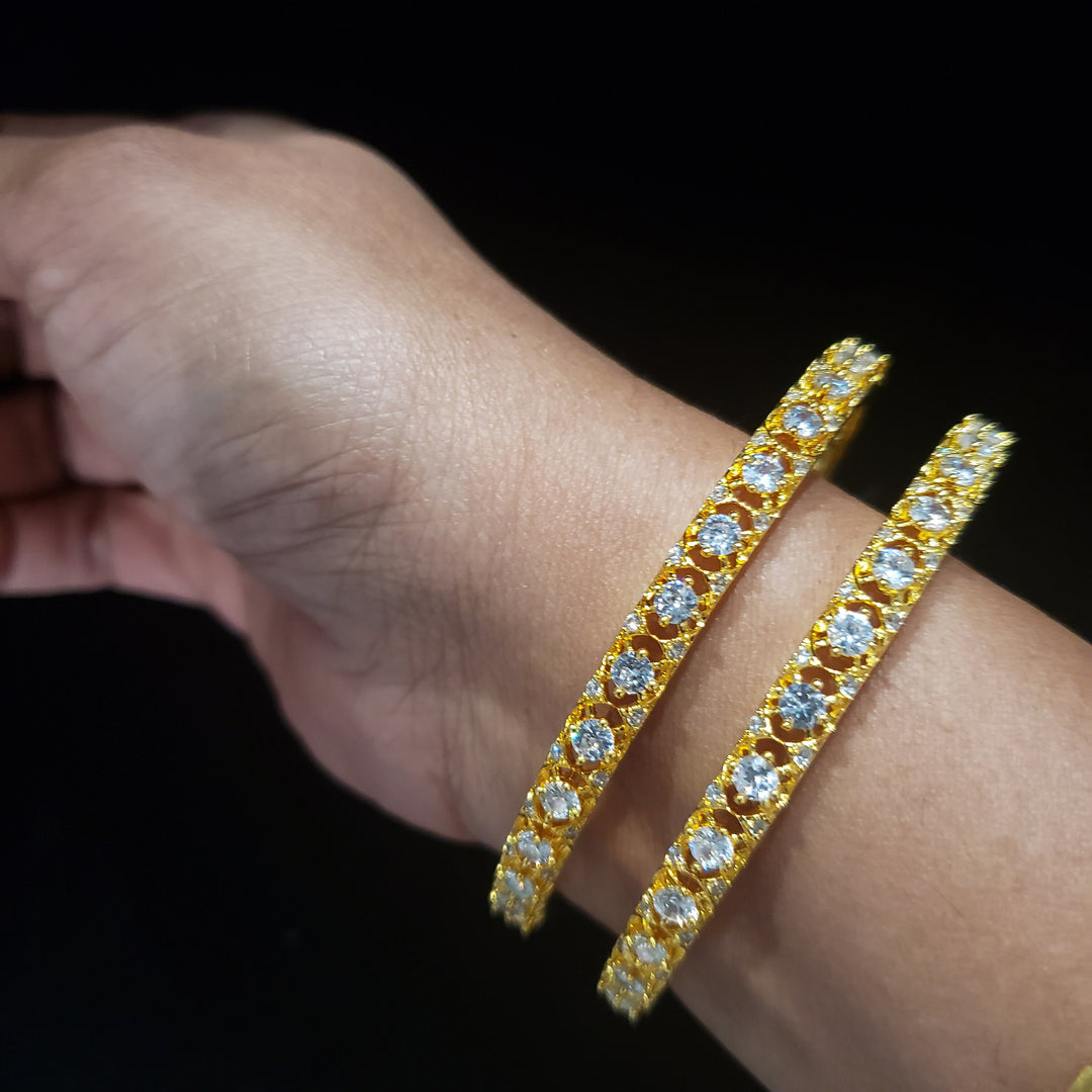 Set of 2 white bangles