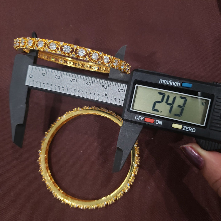 Set of 2 white bangles