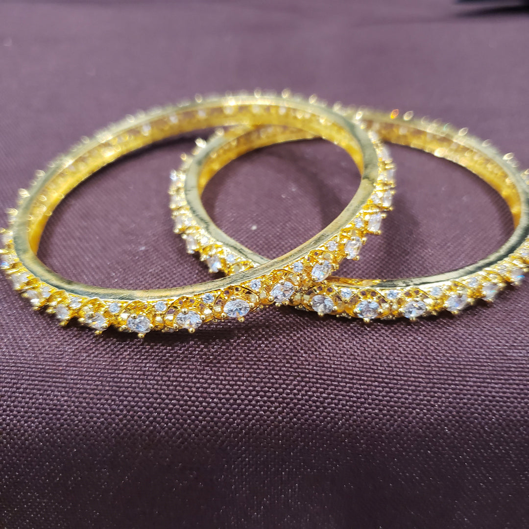 Set of 2 white bangles