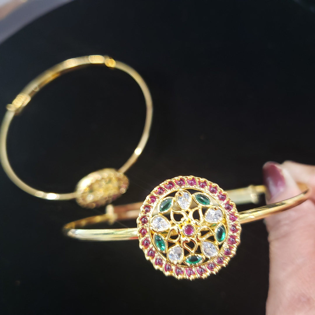 Armlet for adults