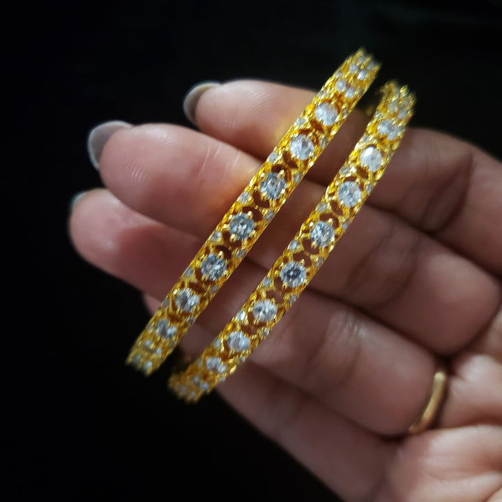 Set of 2 white bangles