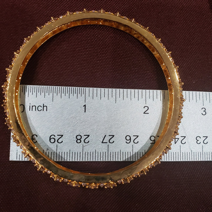 Set of 2 white bangles