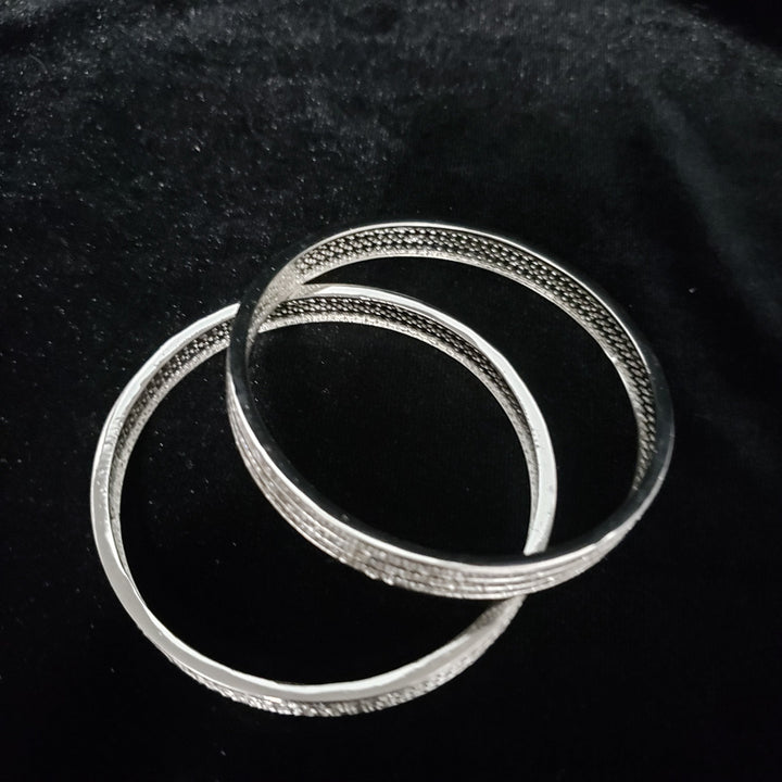 sILVER TONE BANGLES