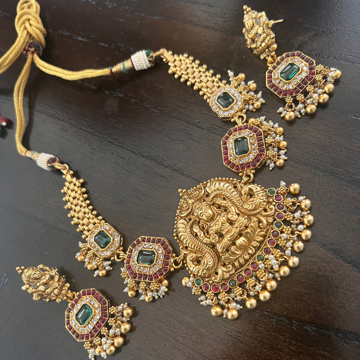 Short Matt Necklace