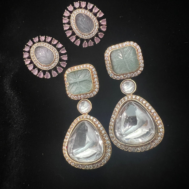 Mozonite danglers
