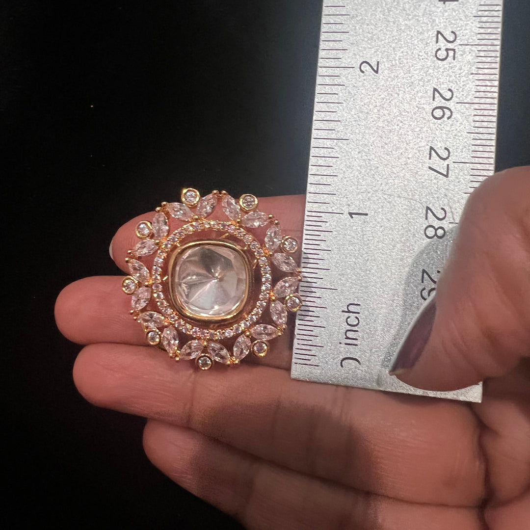 Moissanite stud
