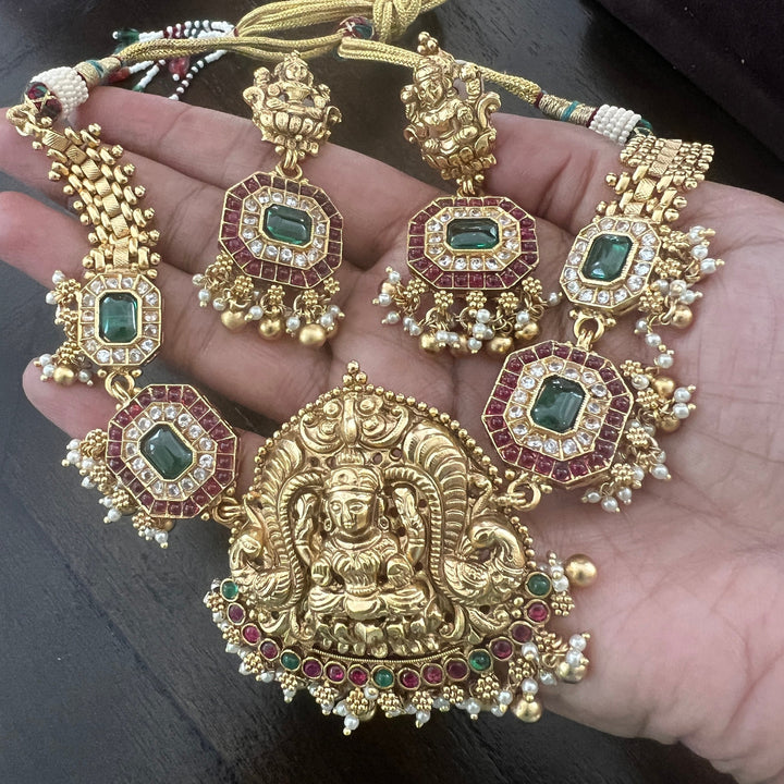 Short Matt Necklace
