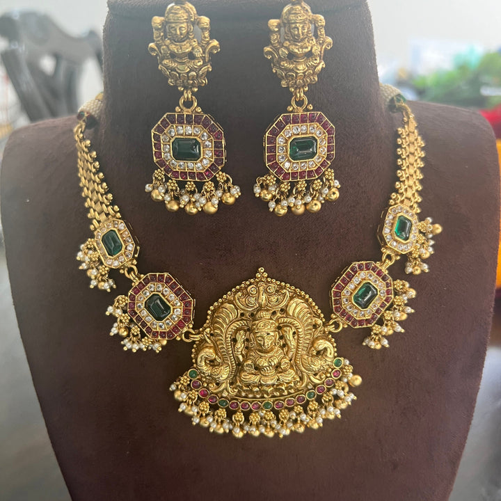 Short Matt Necklace