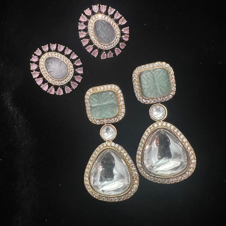 Mozonite danglers